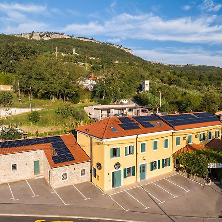 Vila Robida & Spa Črni Kal Εξωτερικό φωτογραφία