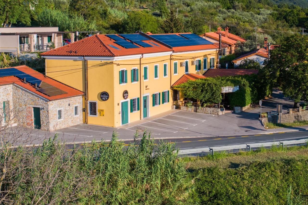 Vila Robida & Spa Črni Kal Εξωτερικό φωτογραφία